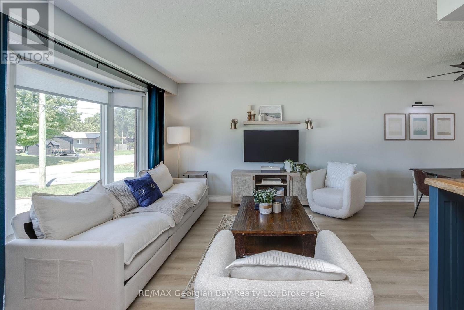 475 Athabaska Street Property Photo 11
