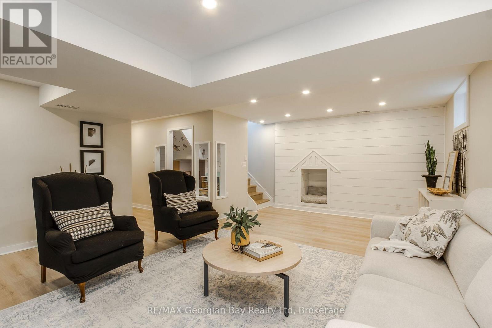 475 Athabaska Street Property Photo 27