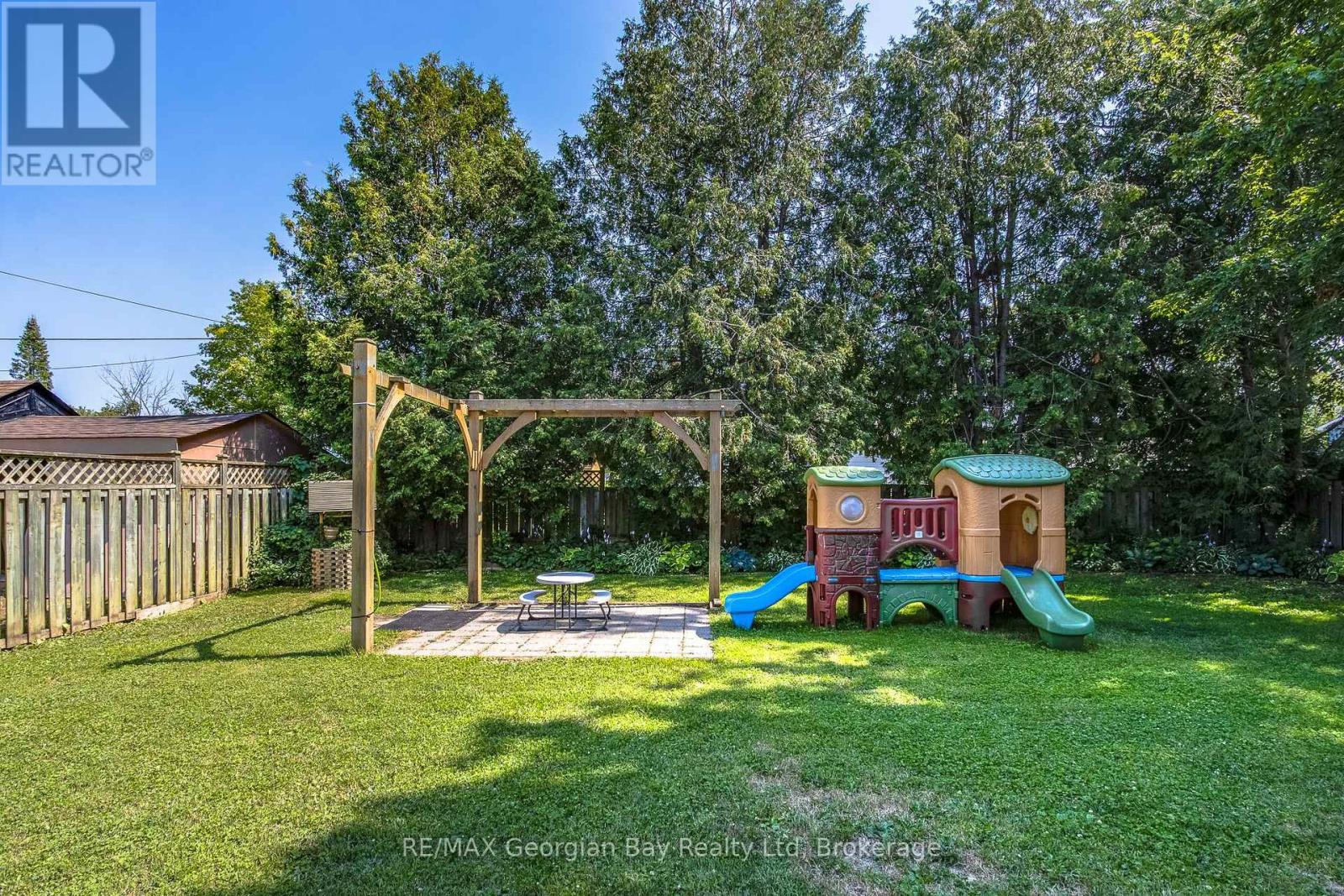 475 Athabaska Street Property Photo 37
