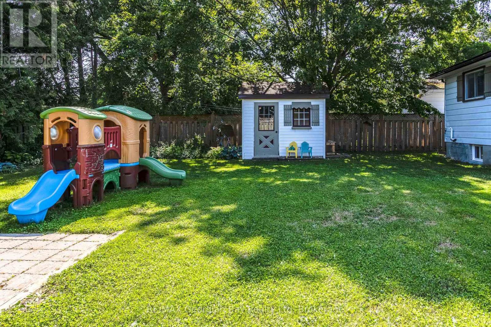 475 Athabaska Street Property Photo 38