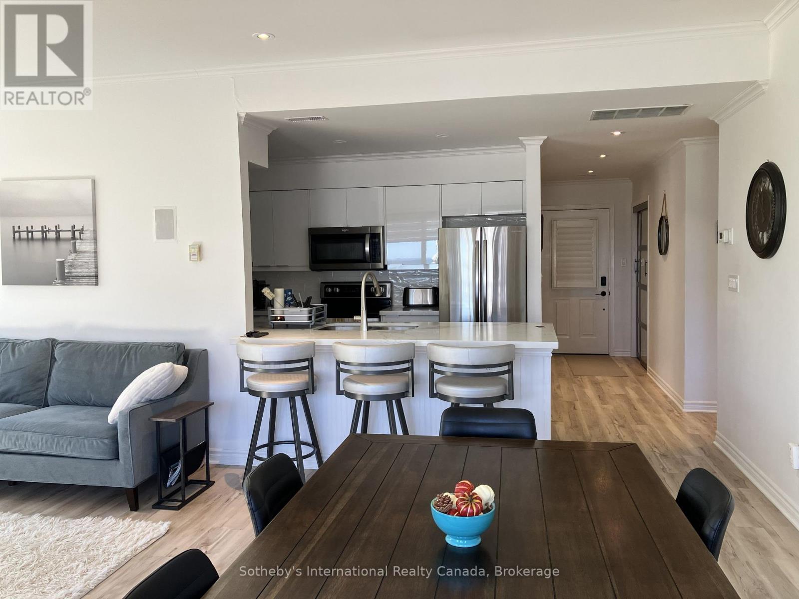 679 Johnston Park Avenue Property Photo 11