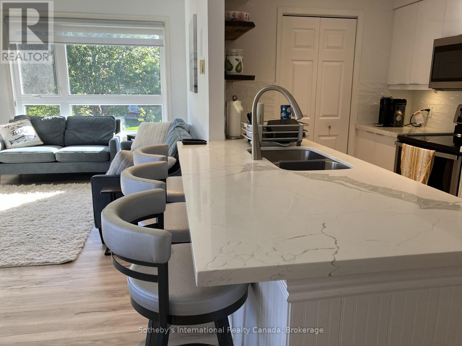 679 Johnston Park Avenue Property Photo 12