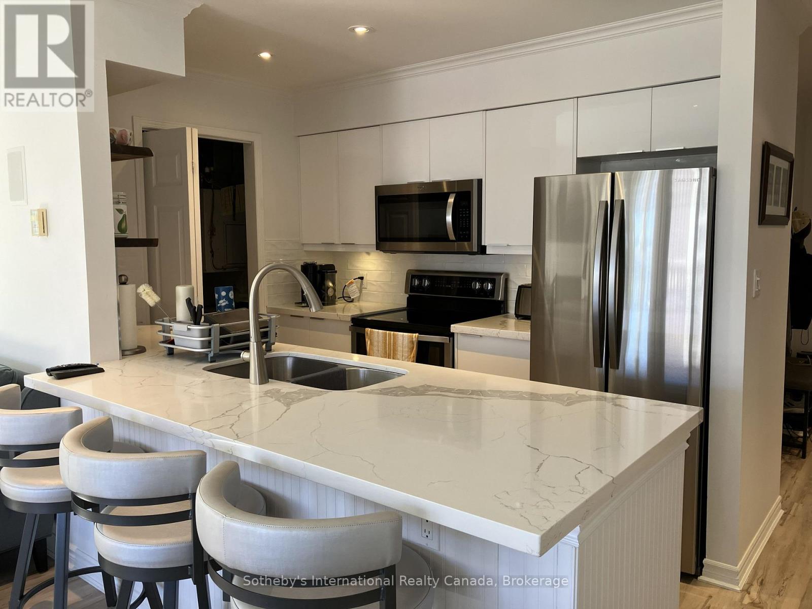 679 Johnston Park Avenue Property Photo 18