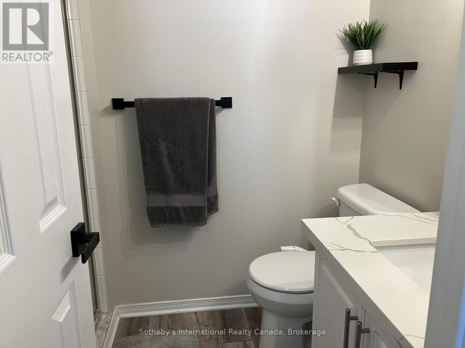 679 Johnston Park Avenue Property Photo 21