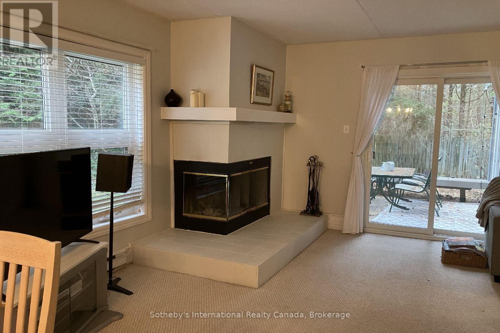 903 Cedar Pointe Court Property Photo 3