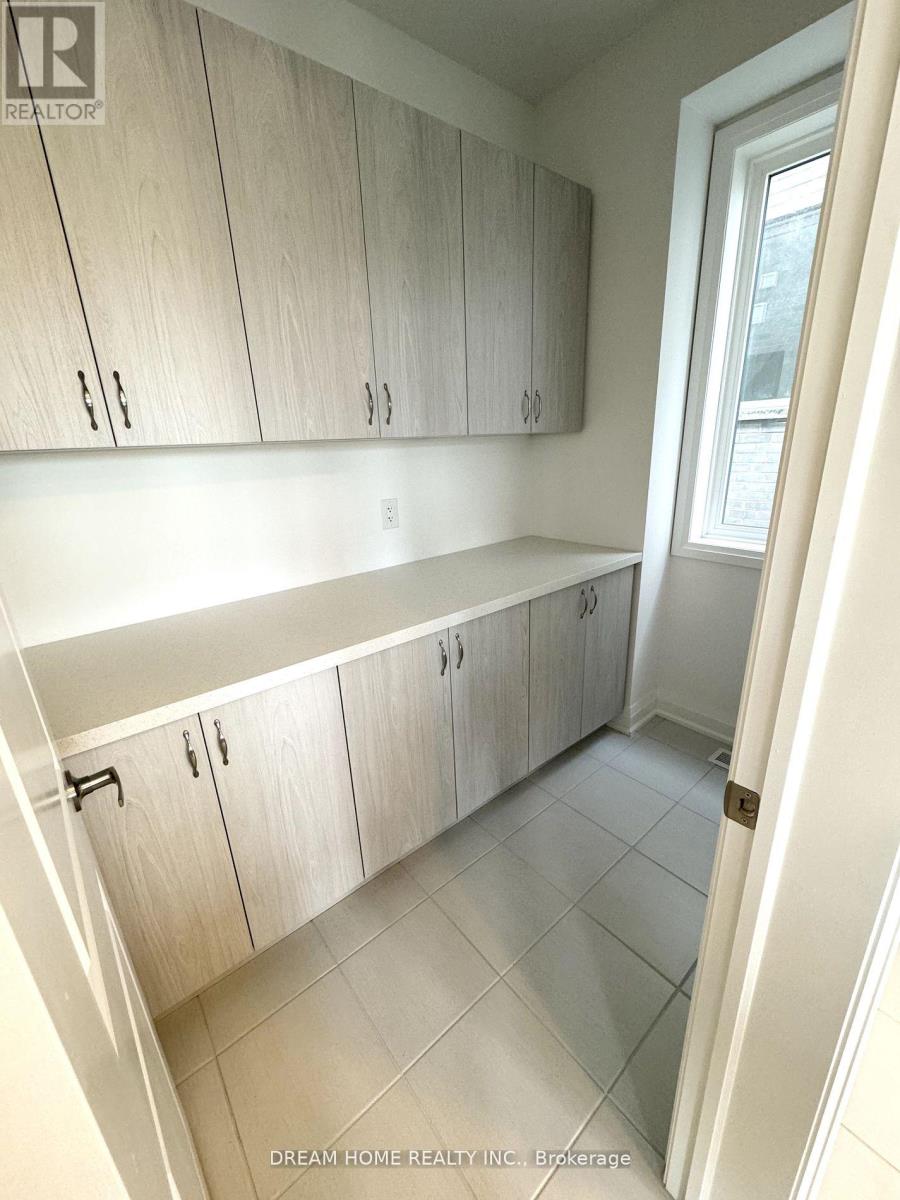 7 Gateway Drive Property Photo 5