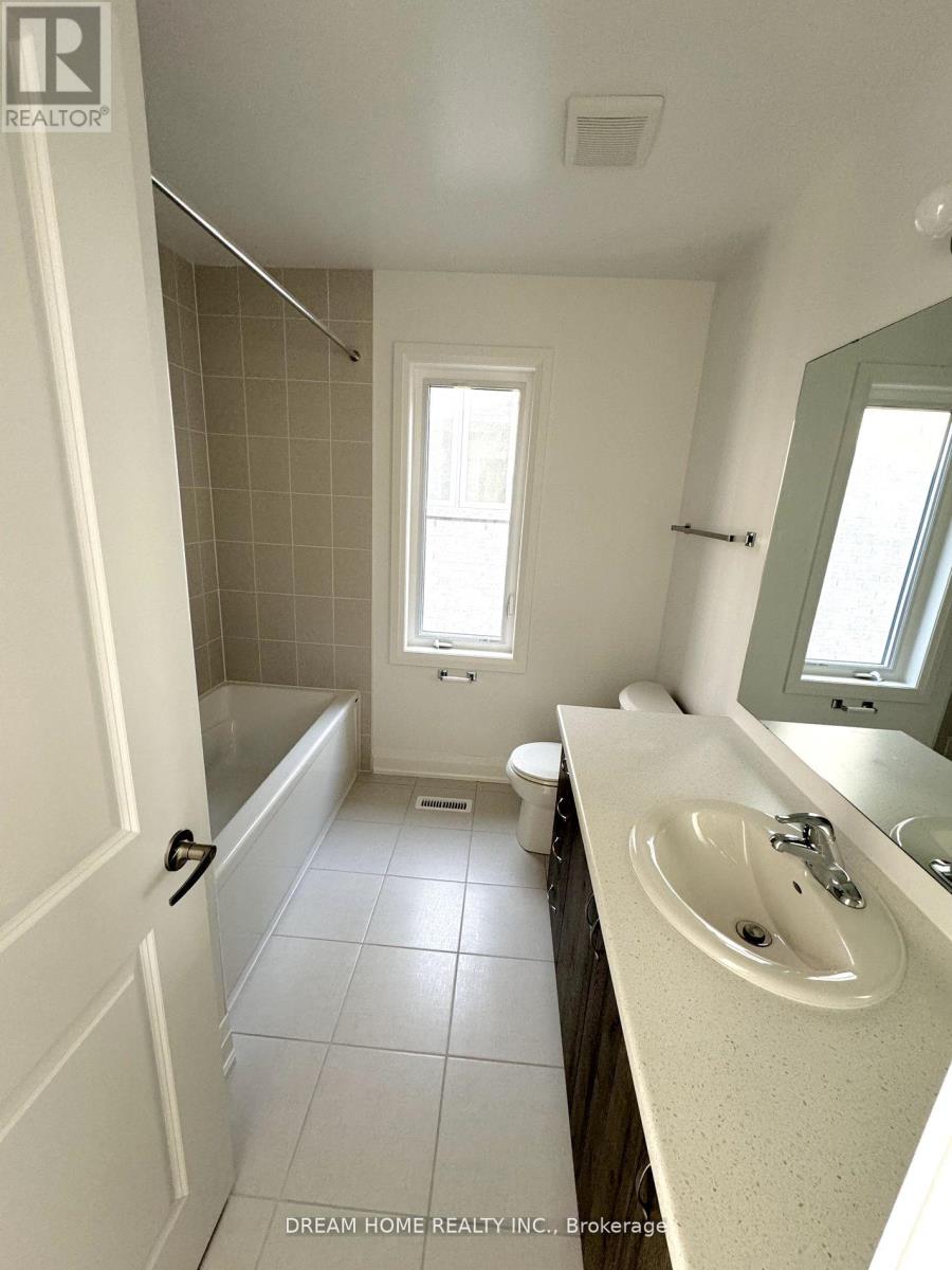 7 Gateway Drive Property Photo 8