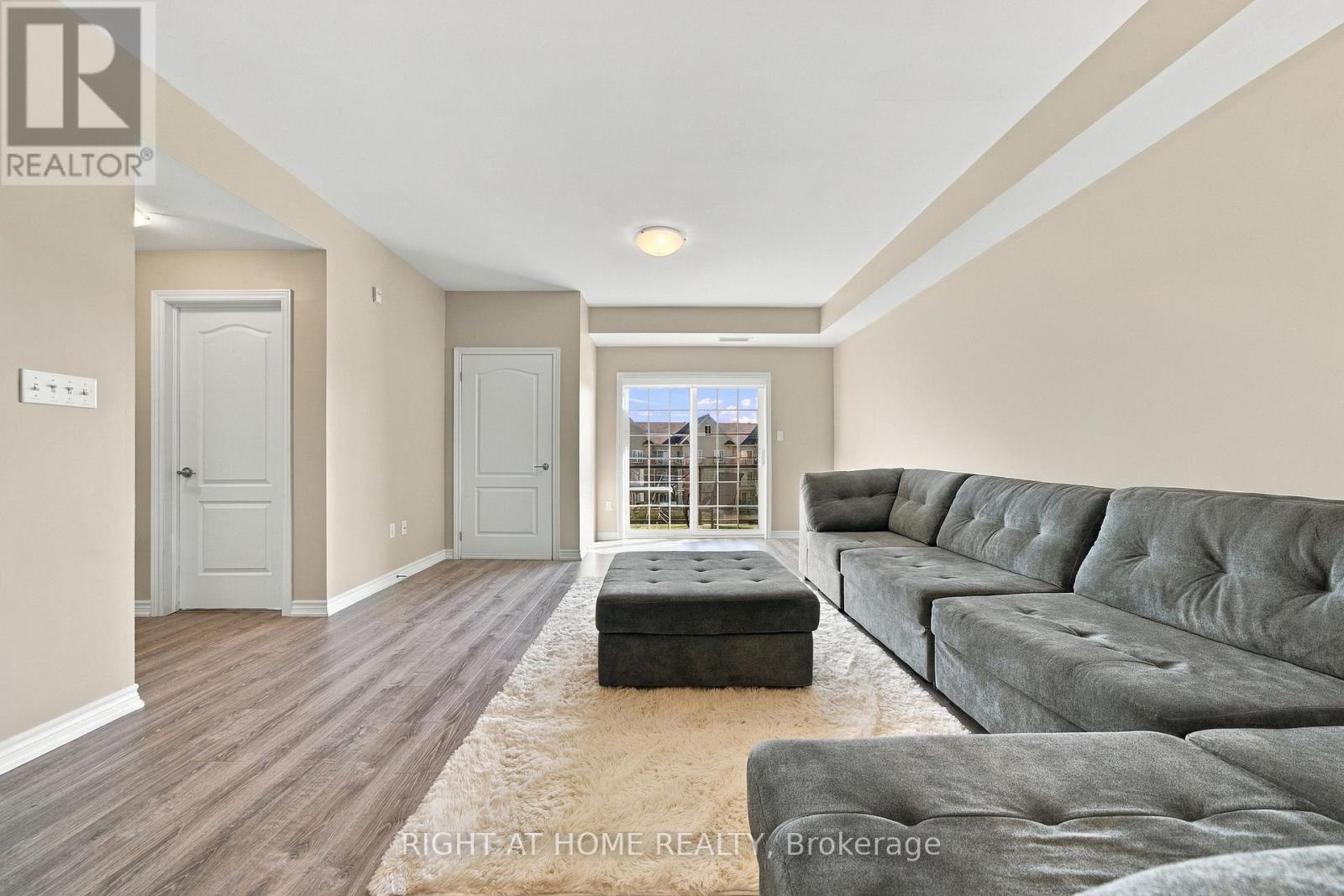 408 - 40 Ferndale Drive S Property Photo 4