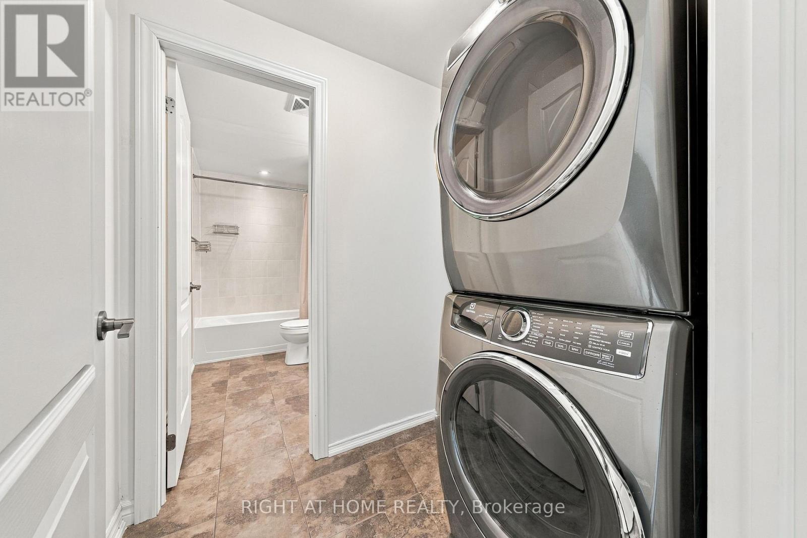 408 - 40 Ferndale Drive S Property Photo 11