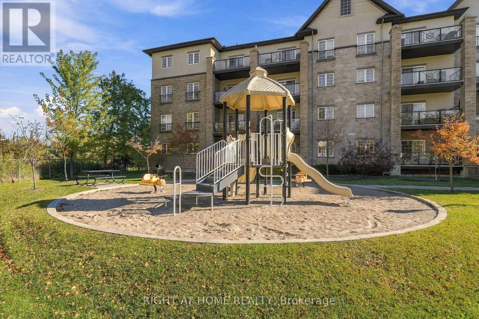 408 - 40 Ferndale Drive S Property Photo 16