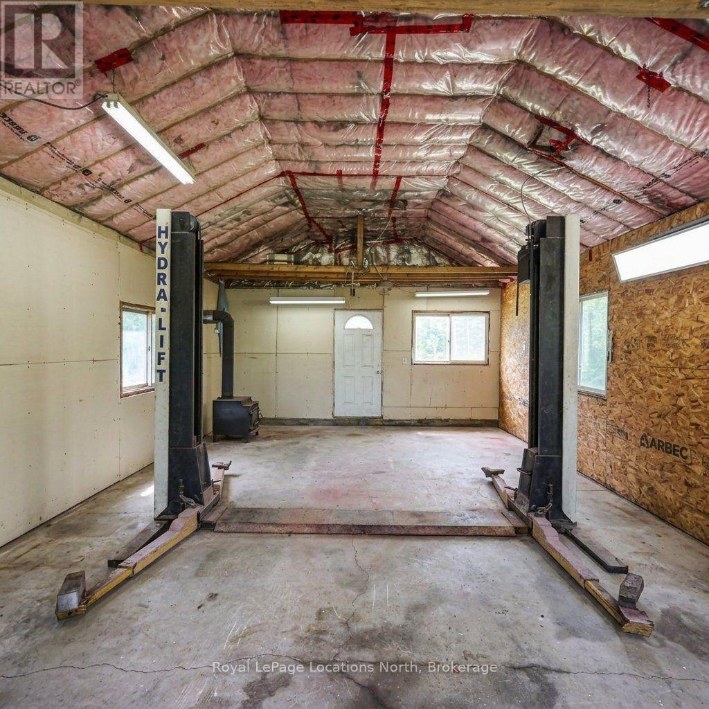9031 Beachwood Road Property Photo 3