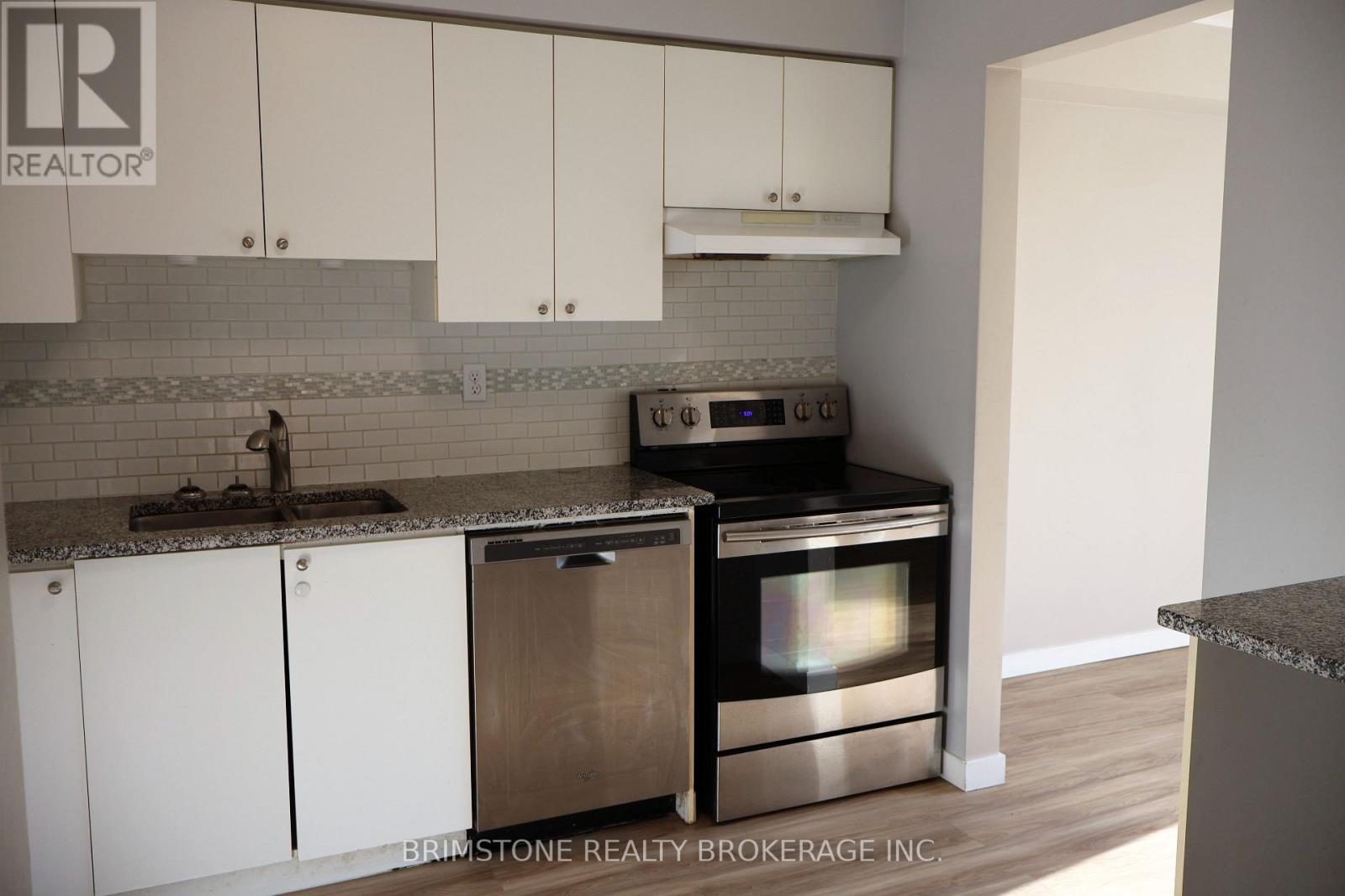 204 Pickett Crescent Property Photo 8