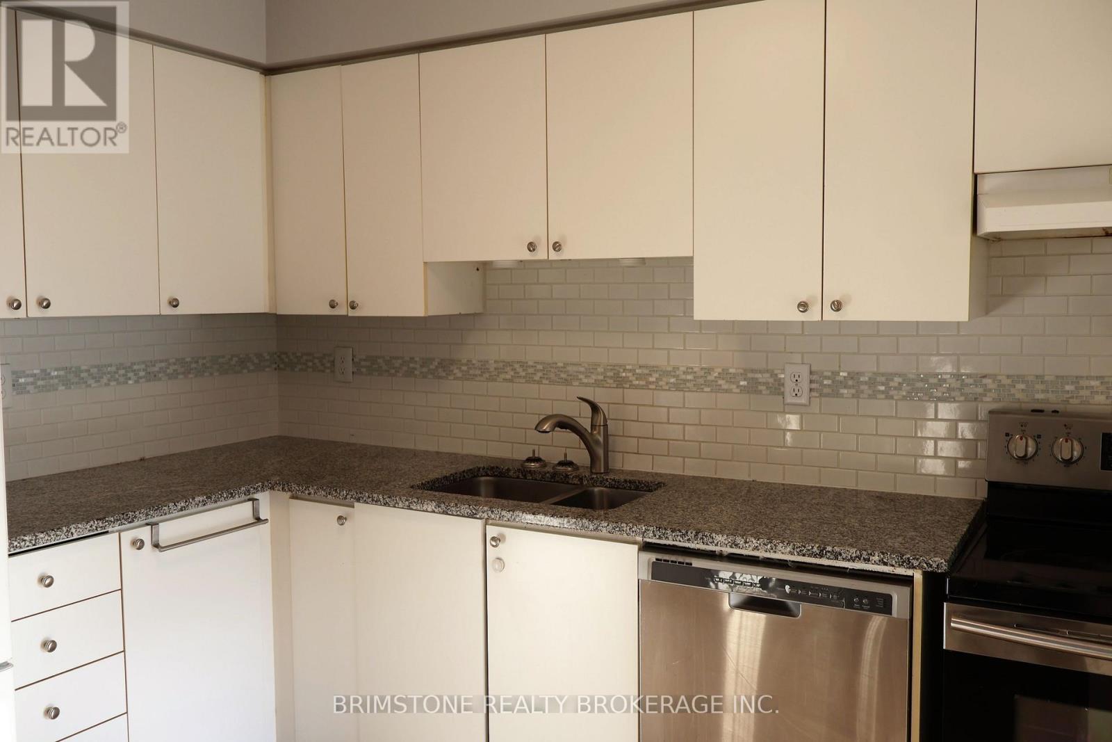 204 Pickett Crescent Property Photo 9