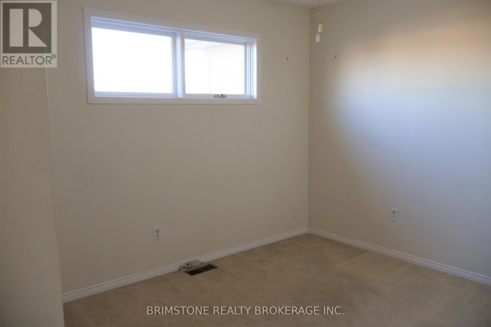 204 Pickett Crescent Property Photo 16