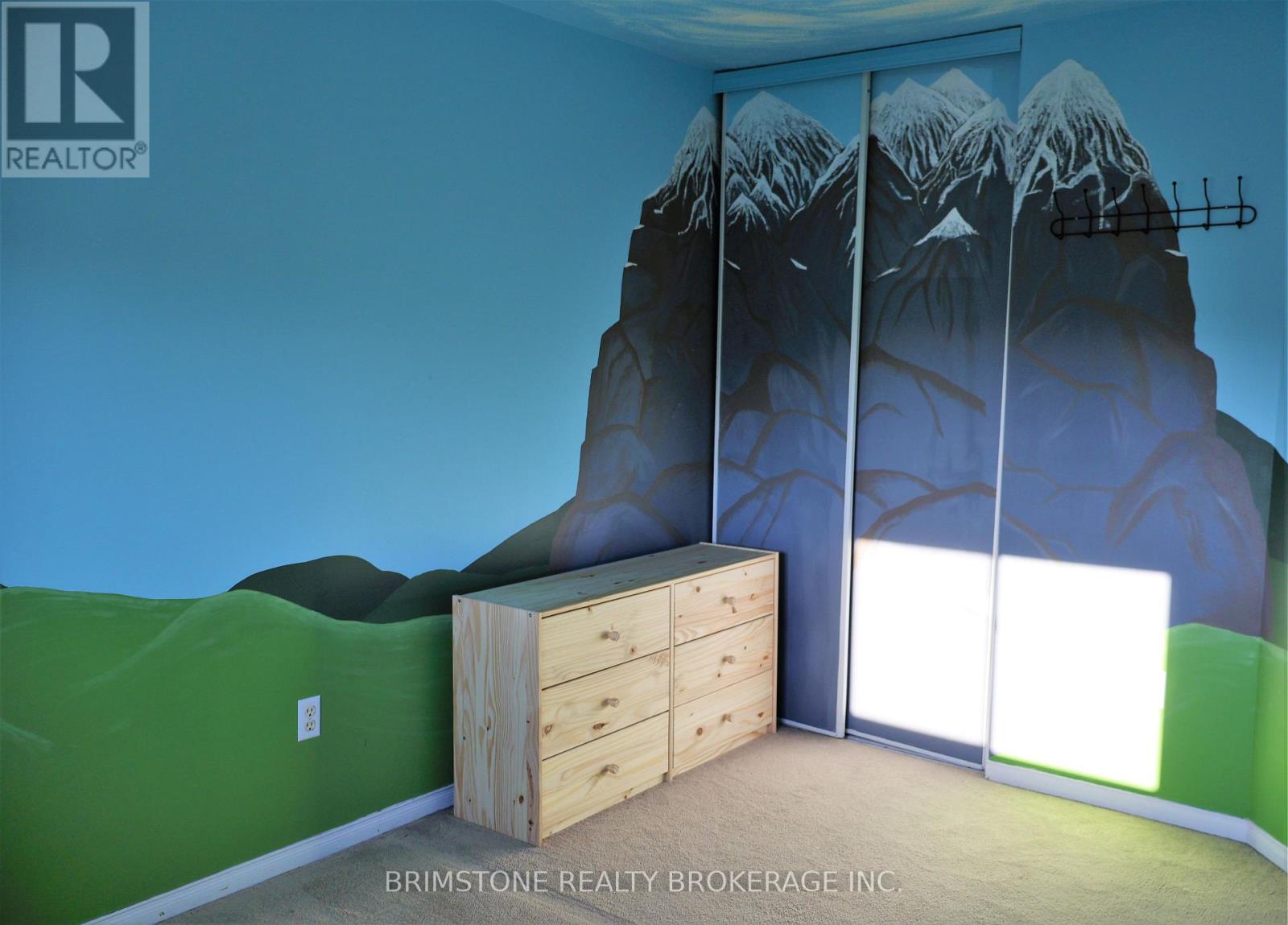 204 Pickett Crescent Property Photo 25