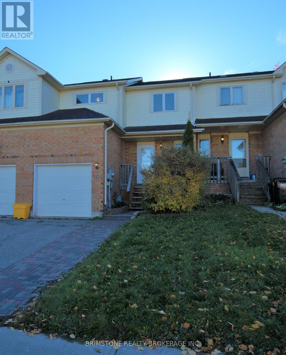 204 Pickett Crescent Property Photo 43