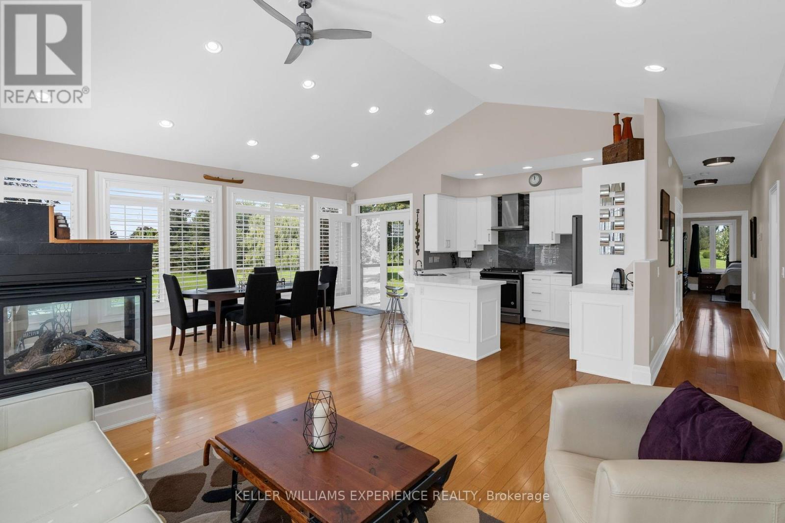 2884 Sunnydale Lane Property Photo 3