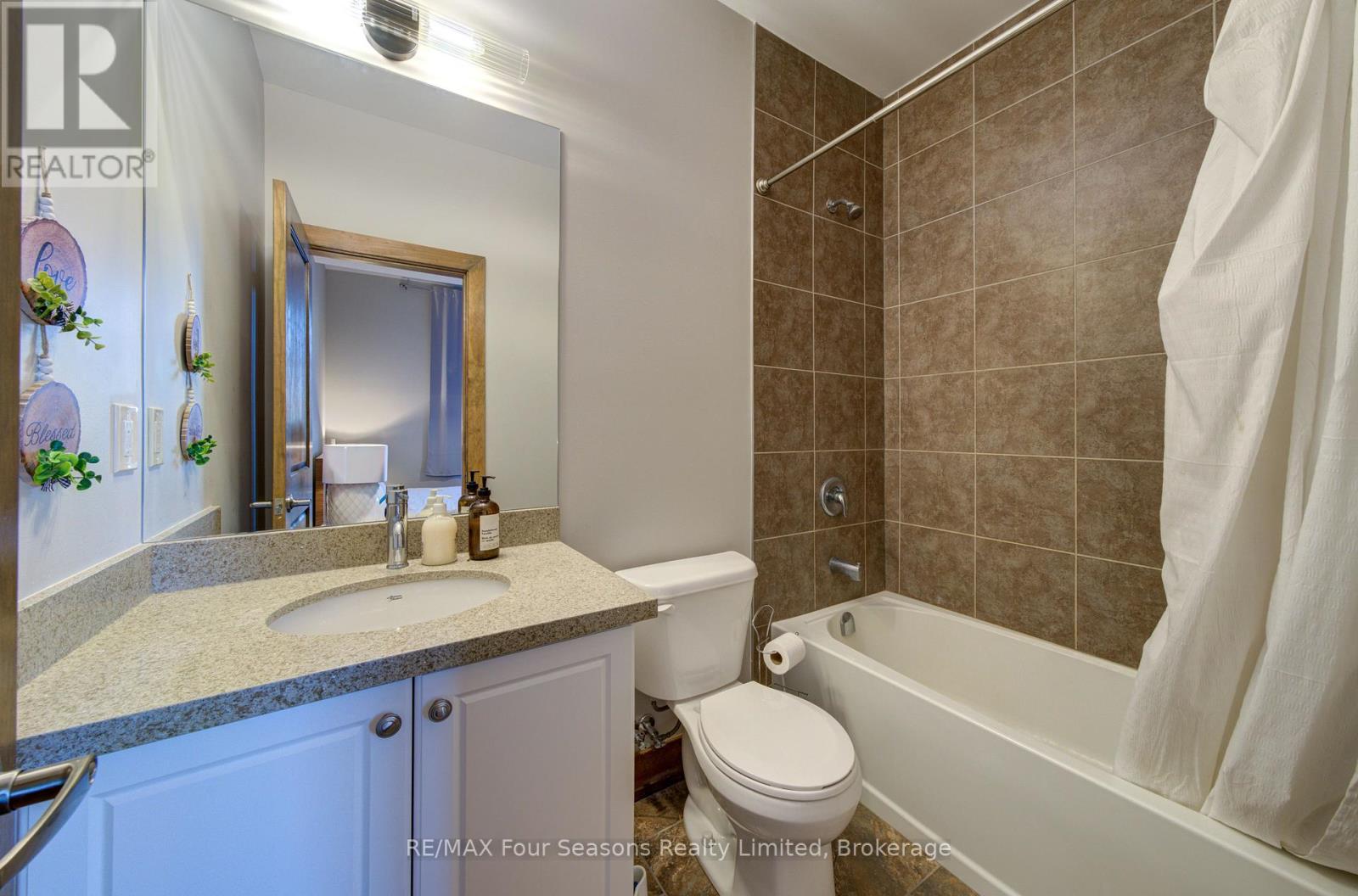 9 Windrose Valley Boulevard Property Photo 36
