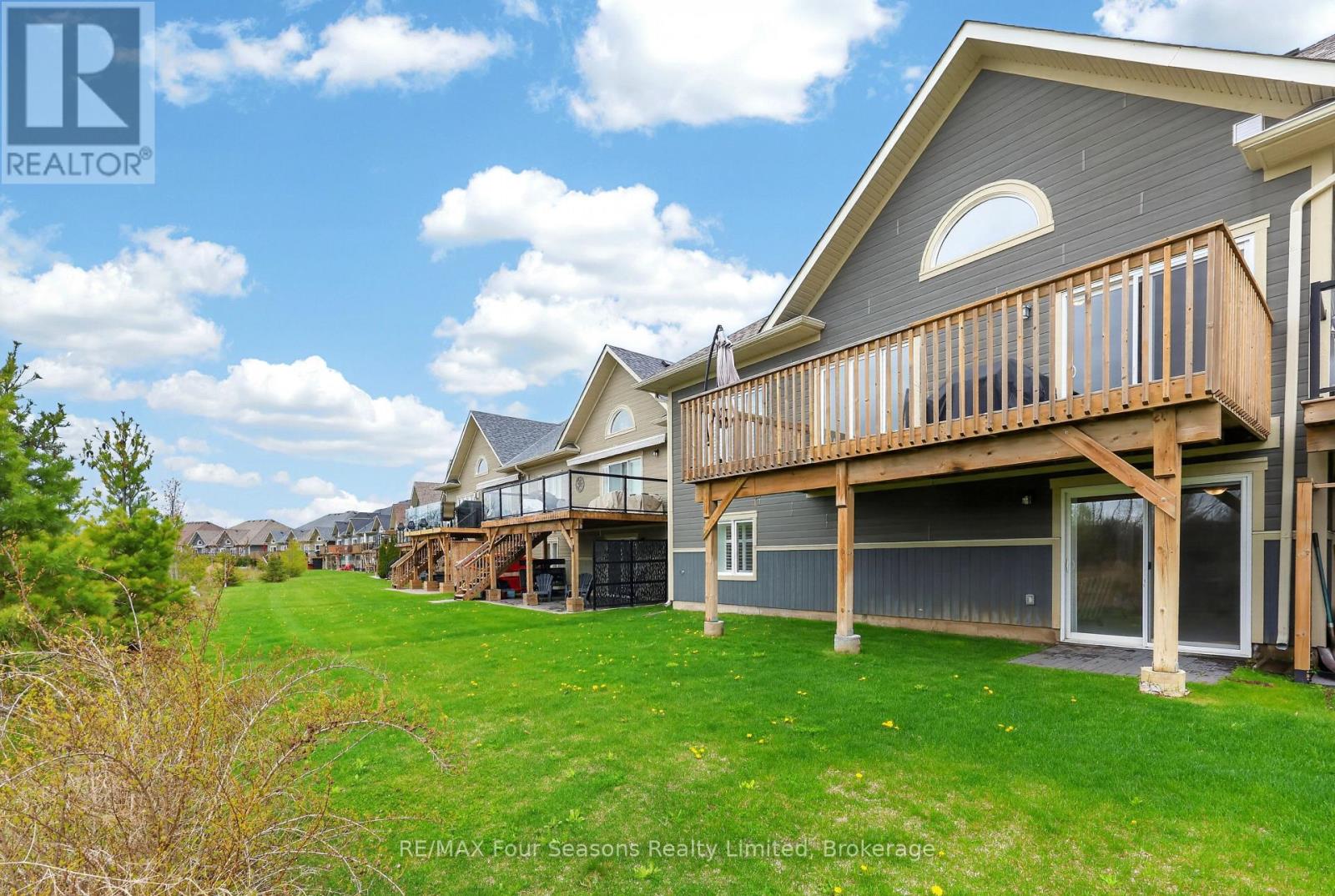 100 Kari Crescent Property Photo 5