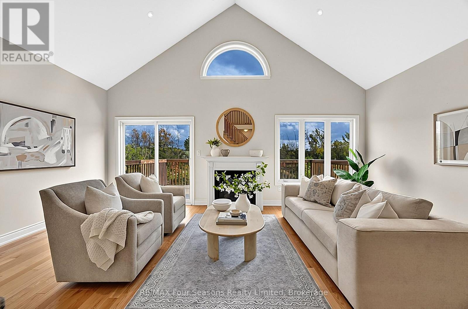 100 Kari Crescent Property Photo 9