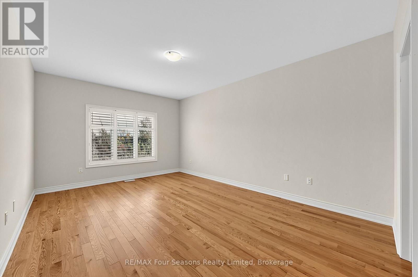 100 Kari Crescent Property Photo 16