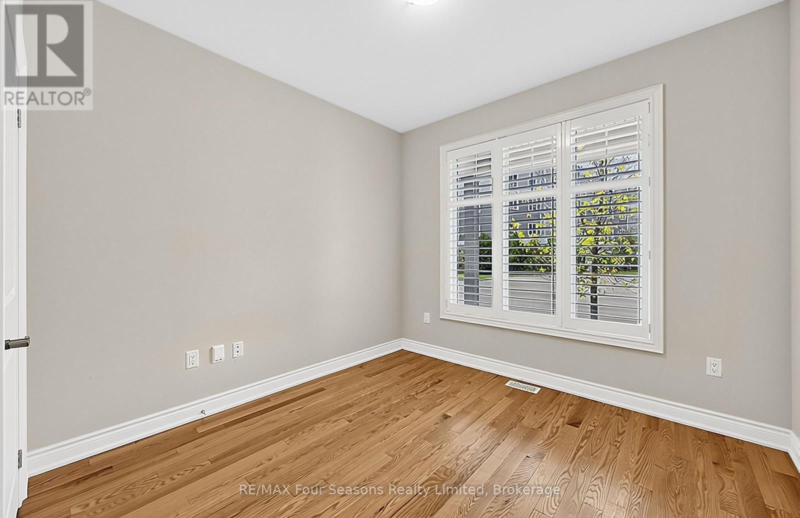 100 Kari Crescent Property Photo 20