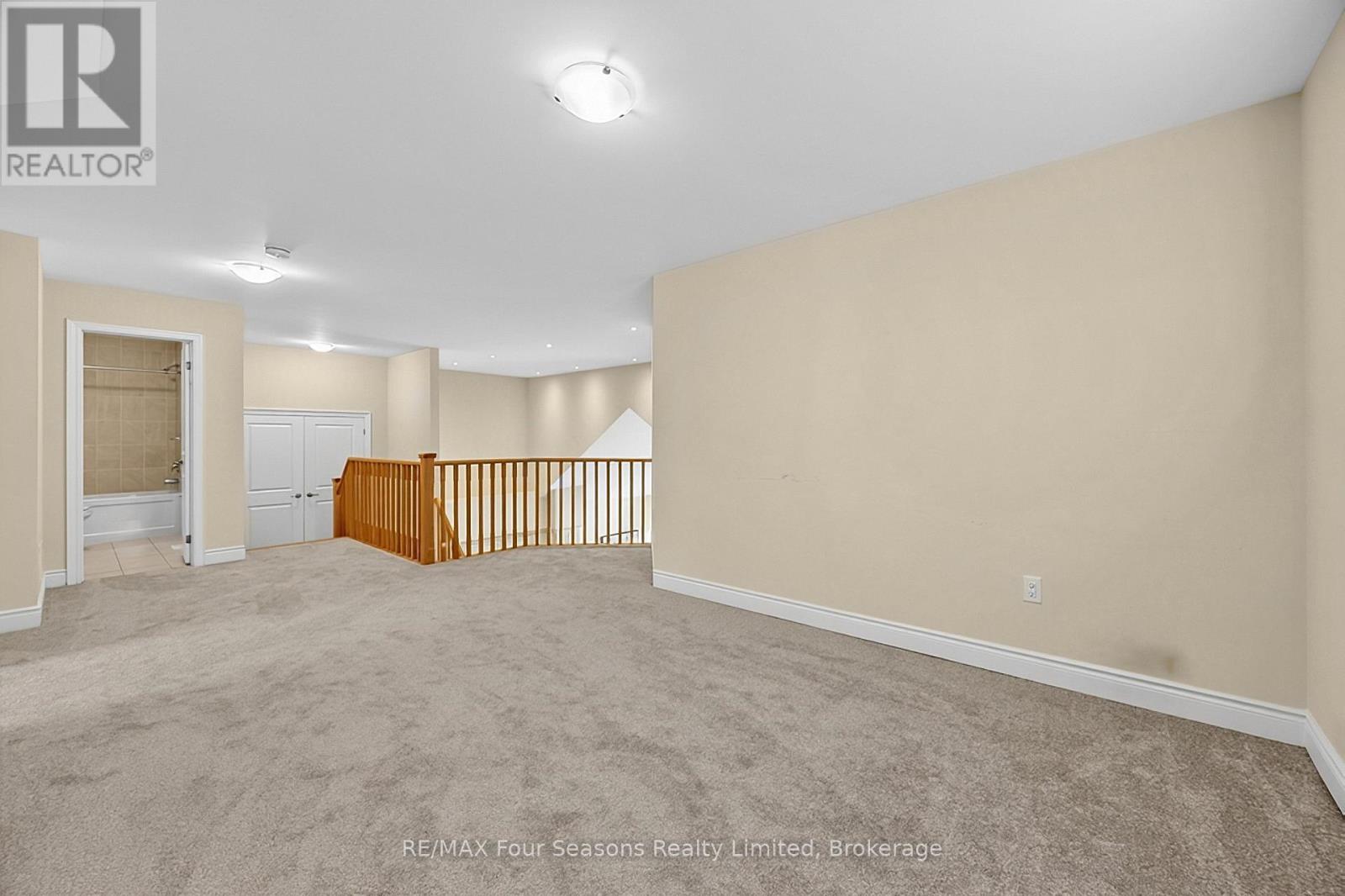 100 Kari Crescent Property Photo 24
