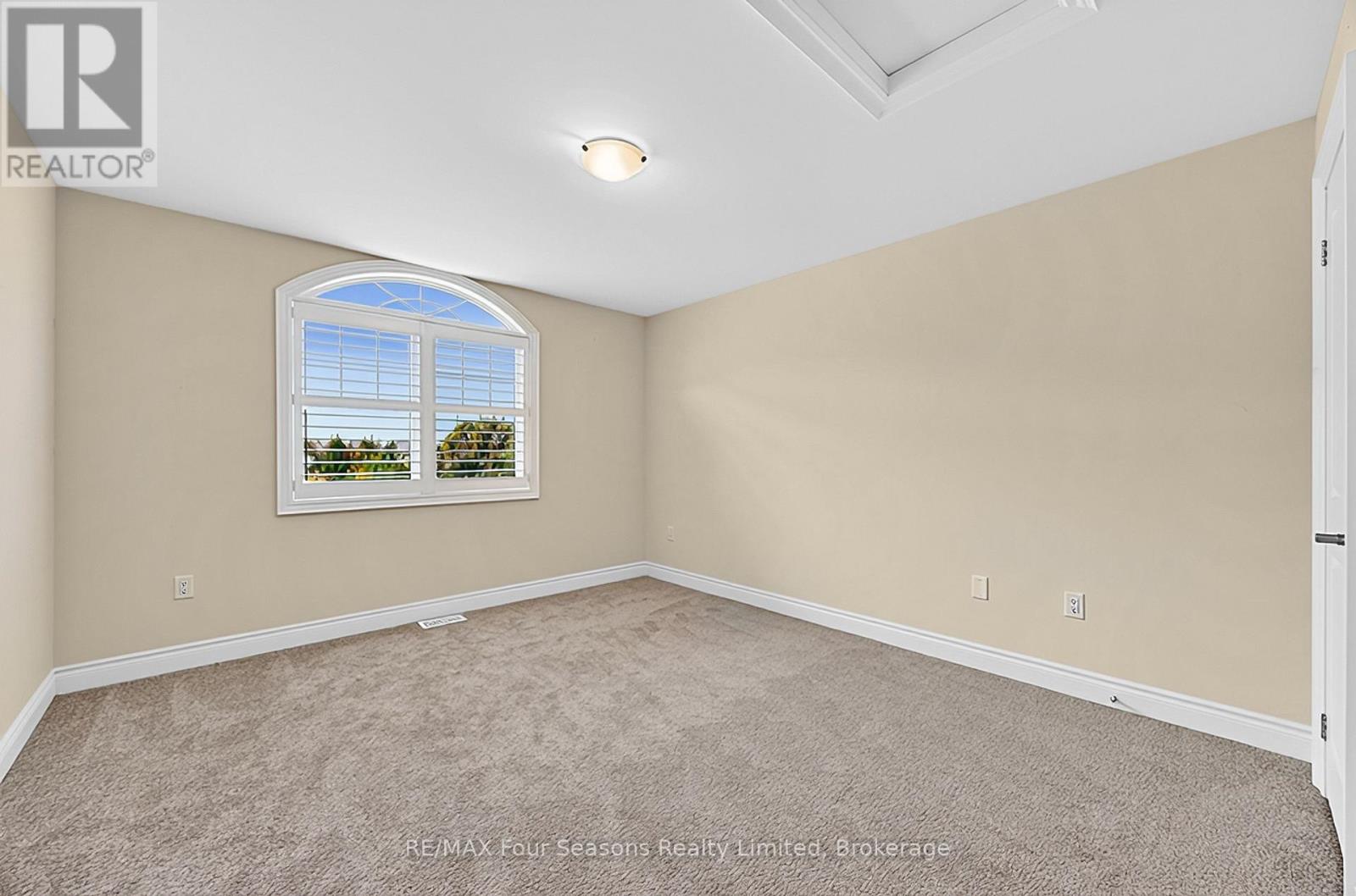 100 Kari Crescent Property Photo 25