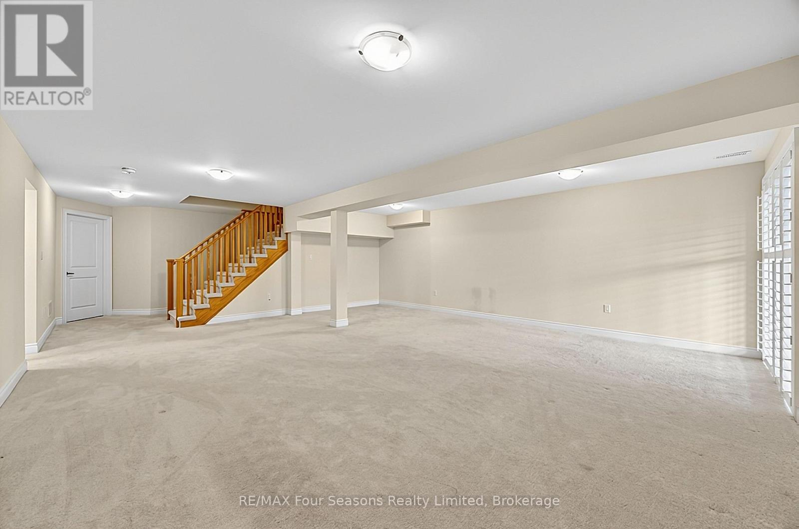 100 Kari Crescent Property Photo 28