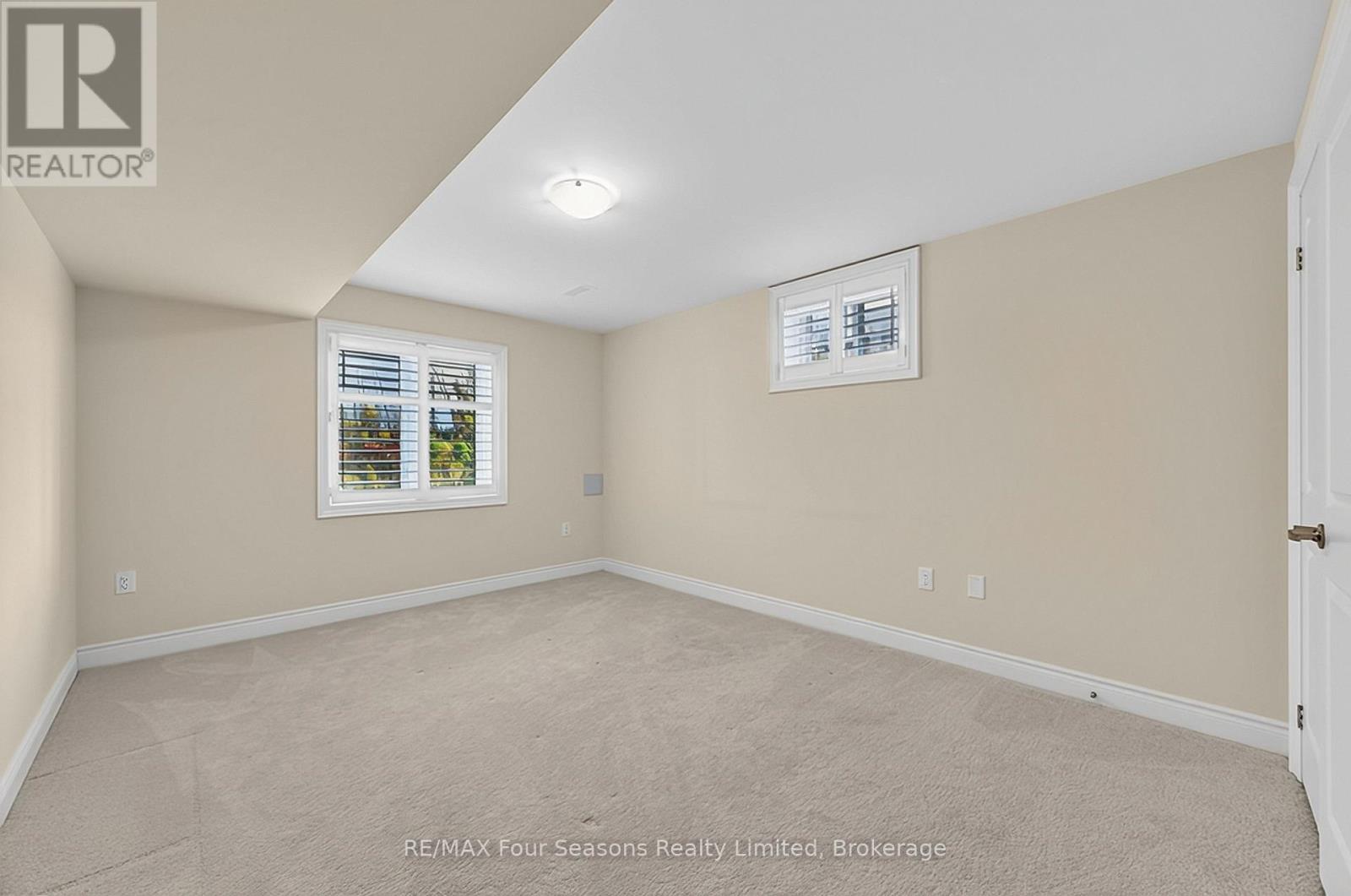 100 Kari Crescent Property Photo 31