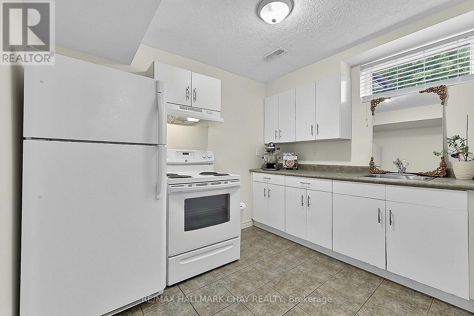 23 Marion Crescent Property Photo 16