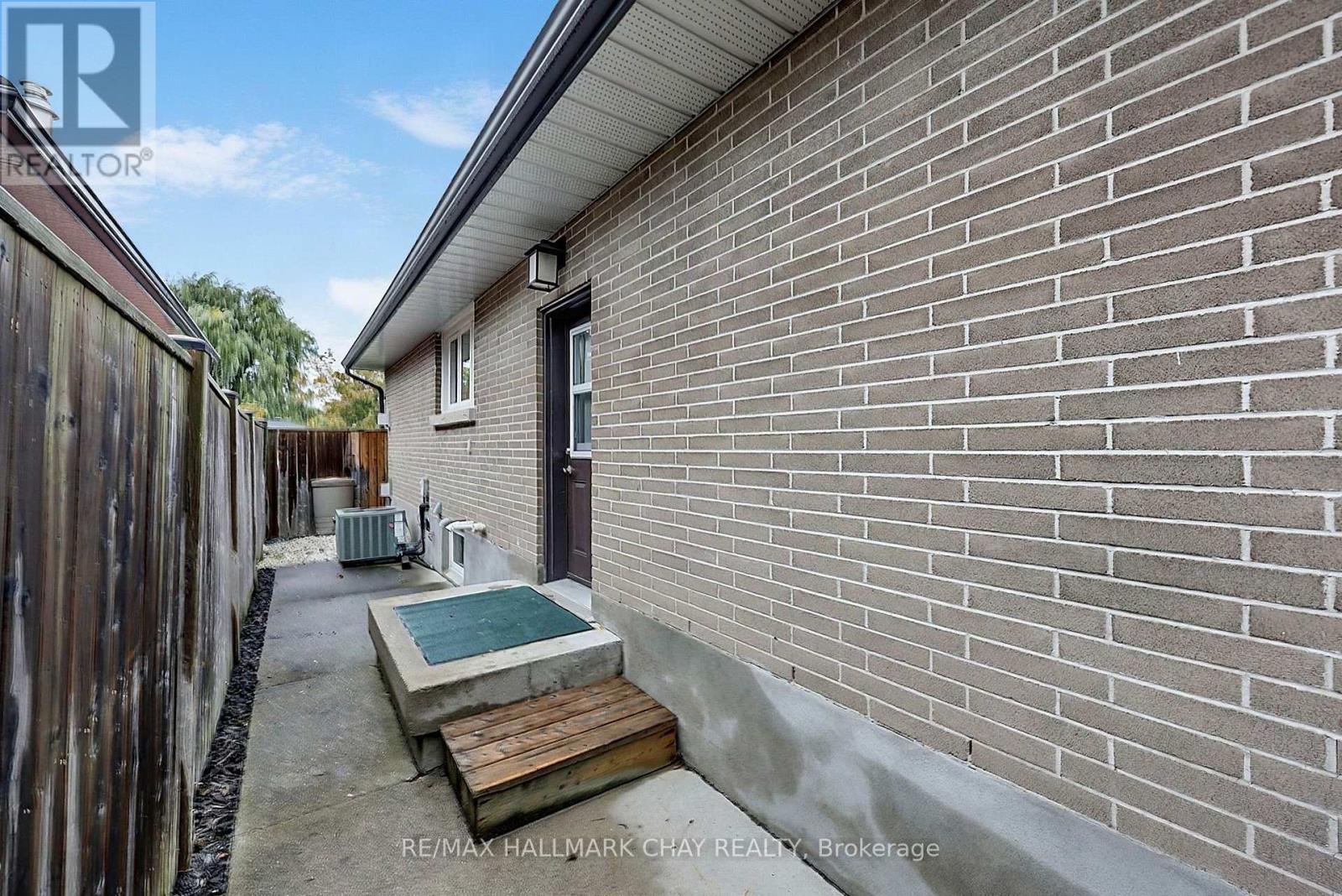 23 Marion Crescent Property Photo 24