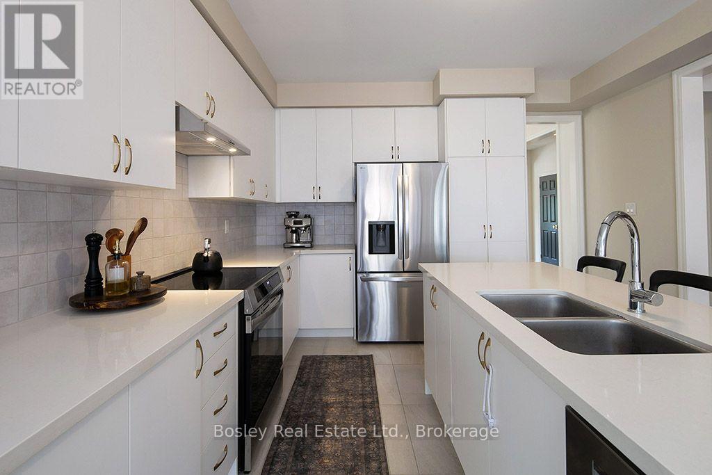 259 Centre Street W Property Photo 10