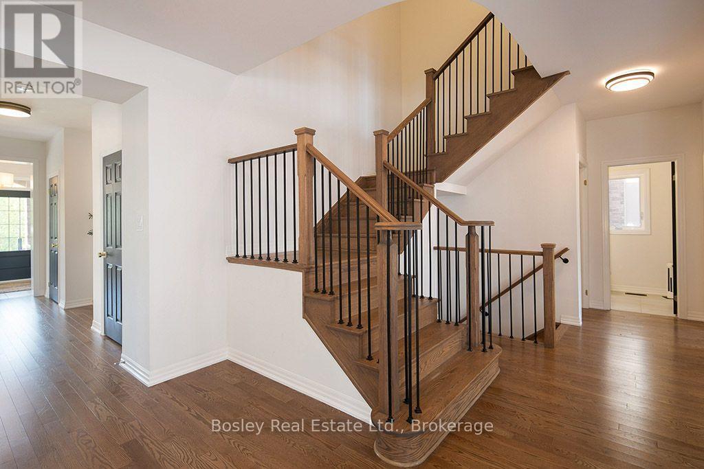 259 Centre Street W Property Photo 21
