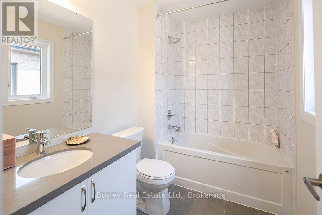 259 Centre Street W Property Photo 26