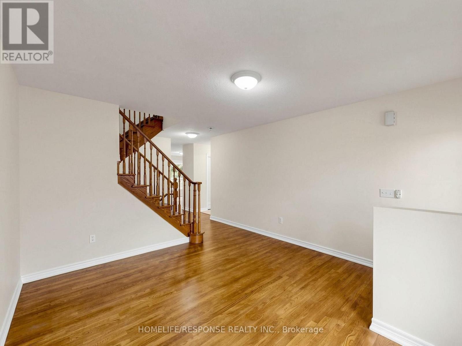 32 - 800 West Ridge Boulevard Property Photo 5
