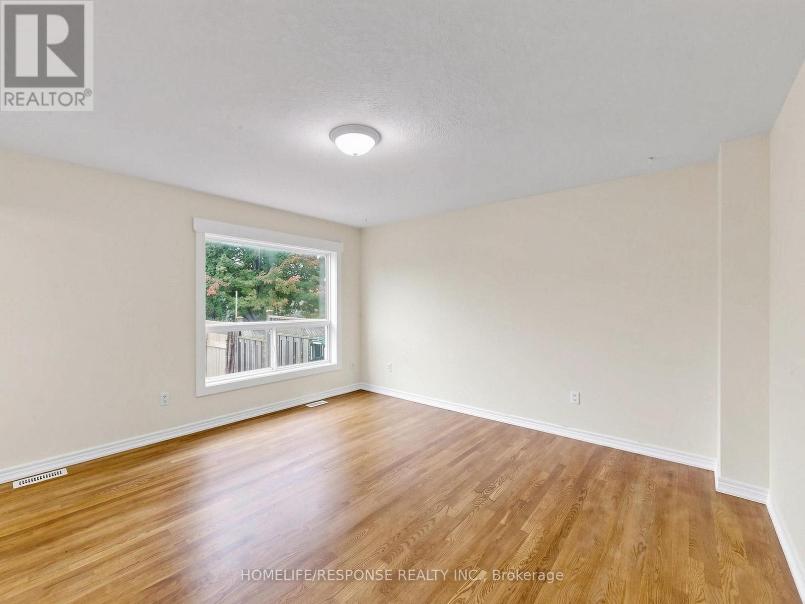 32 - 800 West Ridge Boulevard Property Photo 6