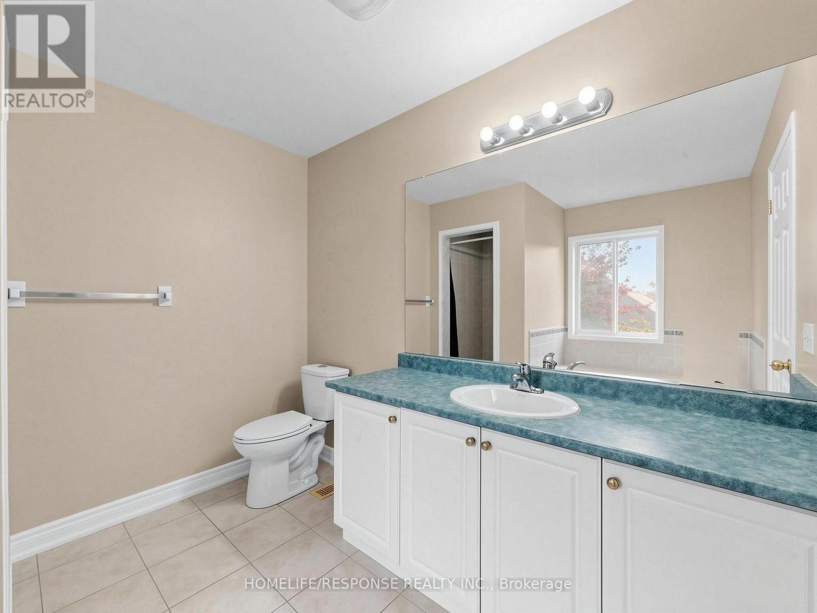 32 - 800 West Ridge Boulevard Property Photo 22