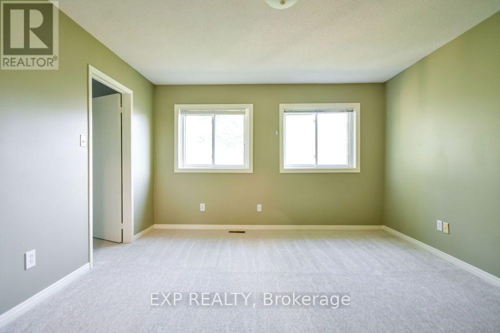 14 - 492 Laclie Street Property Photo 9