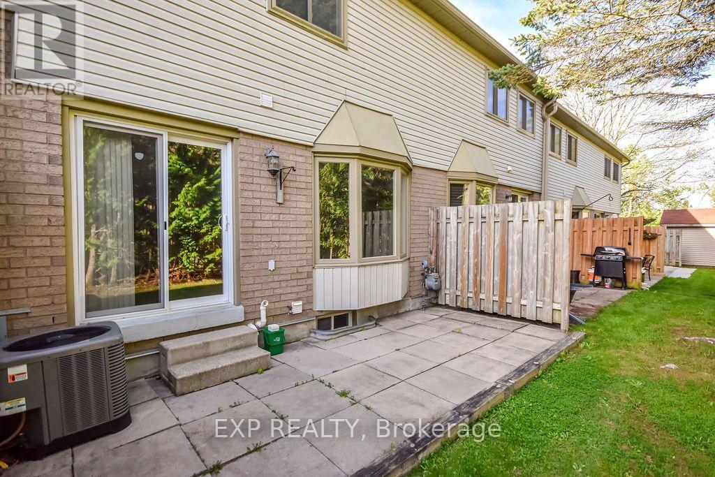 14 - 492 Laclie Street Property Photo 14