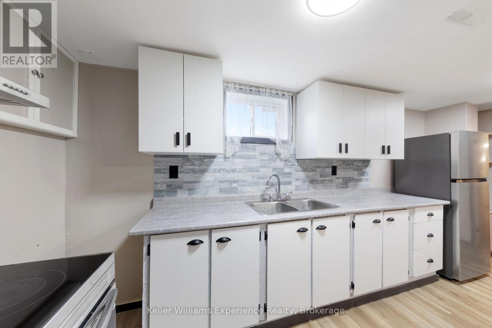 706 Simcoe Avenue Property Photo 25