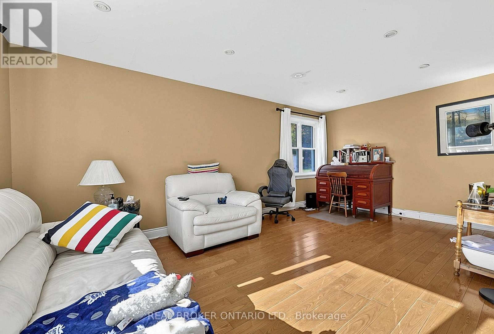 42 Donald Street Property Photo 5