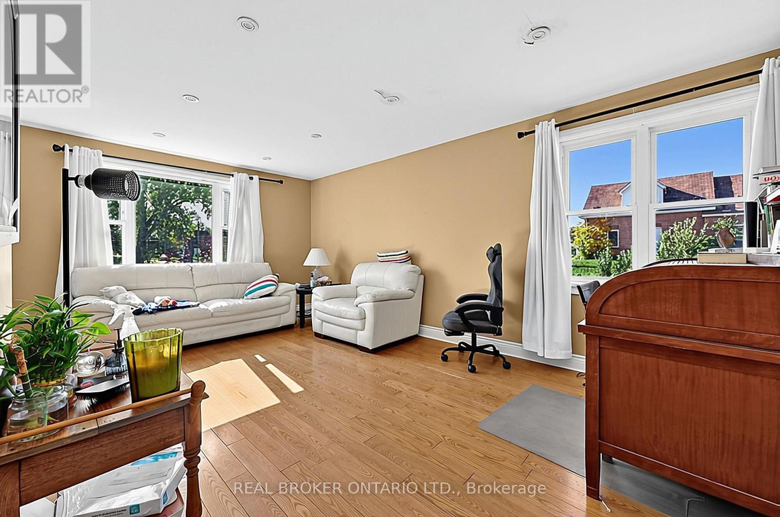 42 Donald Street Property Photo 6