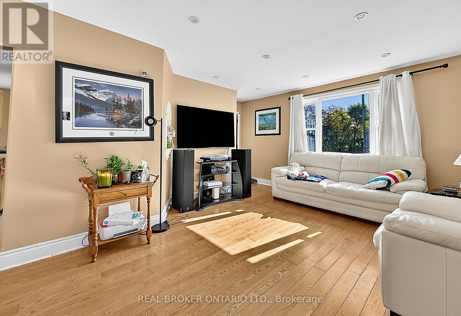42 Donald Street Property Photo 7