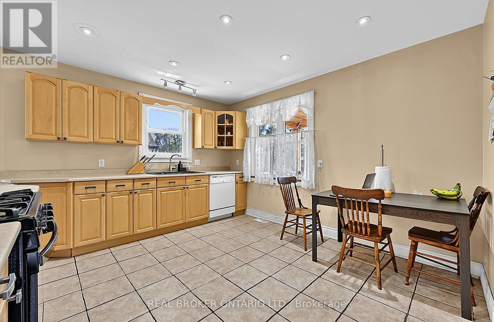 42 Donald Street Property Photo 8