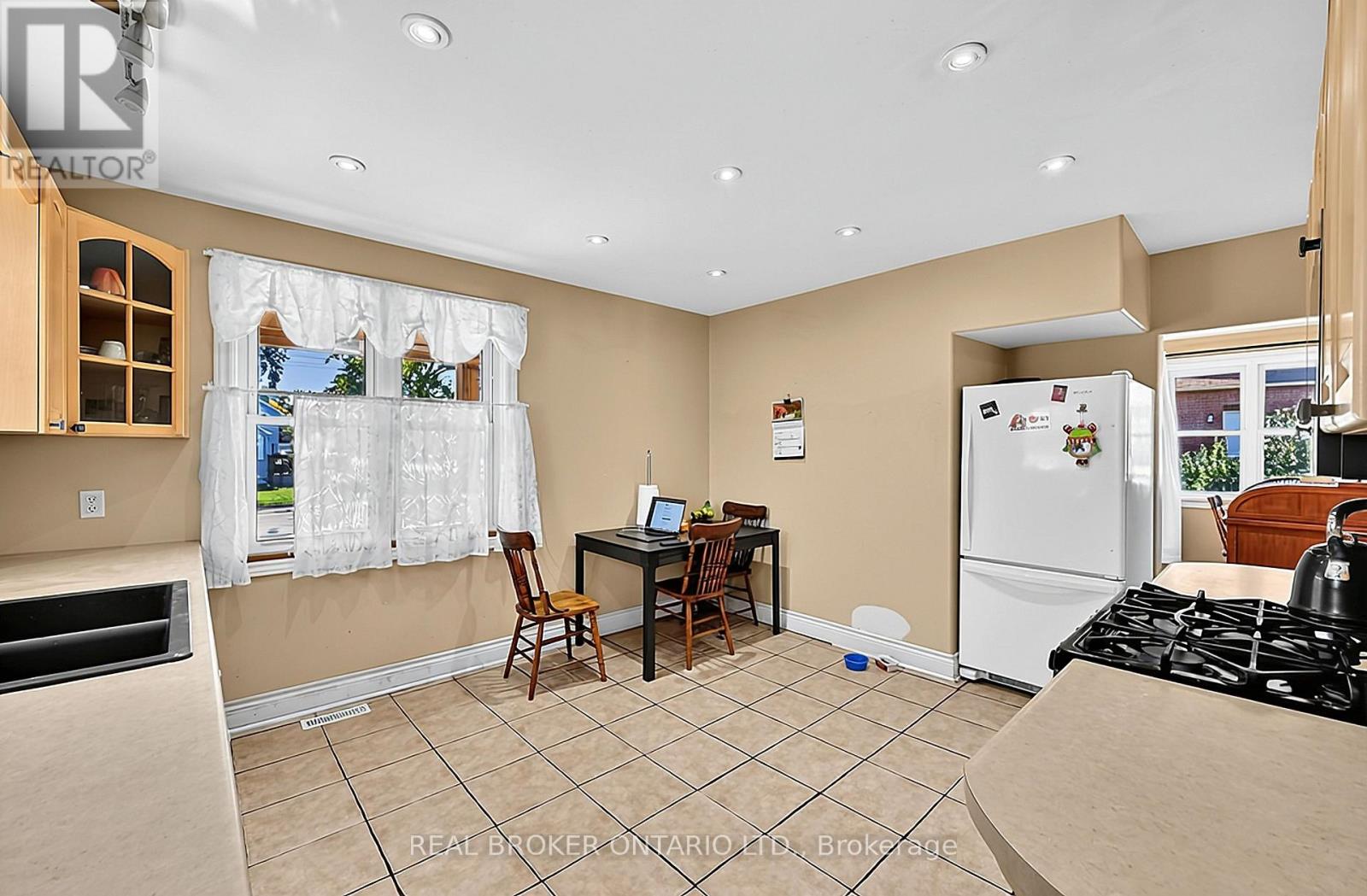 42 Donald Street Property Photo 9