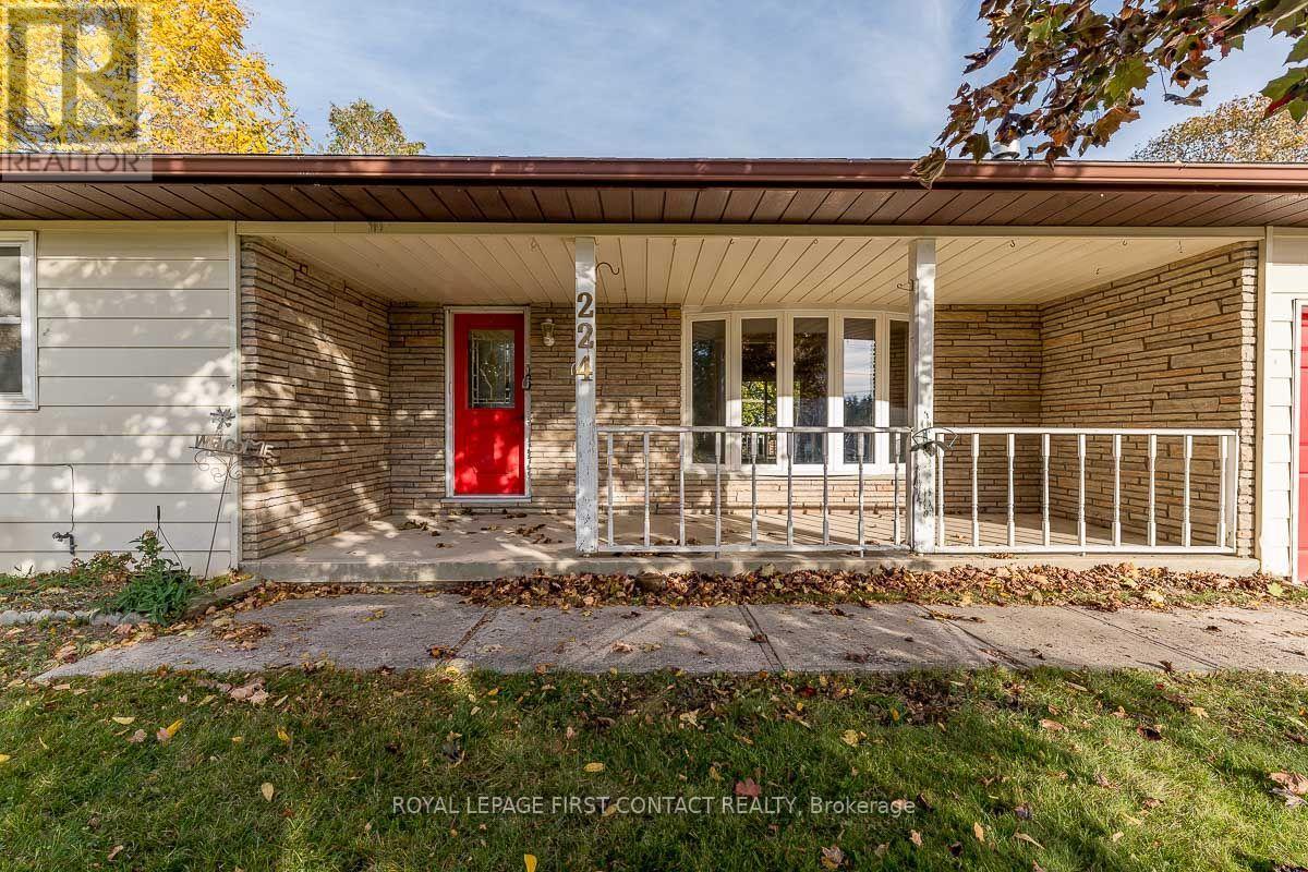 224 Christopher Street Property Photo 5