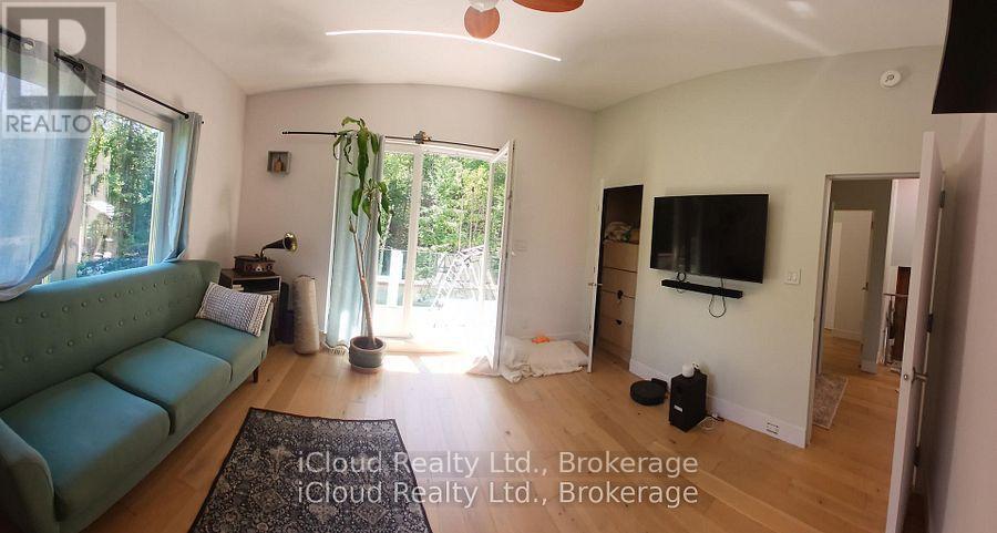2216 Champlain Road Property Photo 7