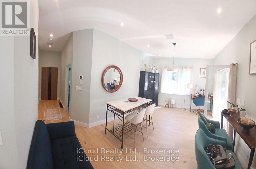2216 Champlain Road Property Photo 20