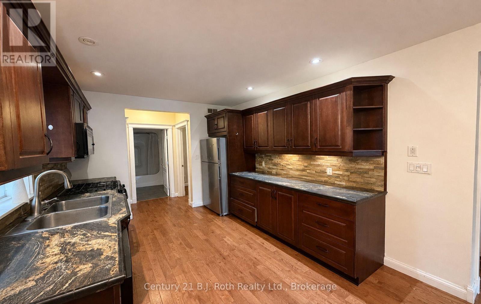 100 Cameron Street Property Photo 3